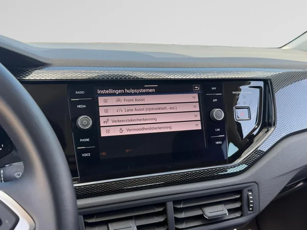VOLKSWAGEN Polo (2023) — foto 6 van 21