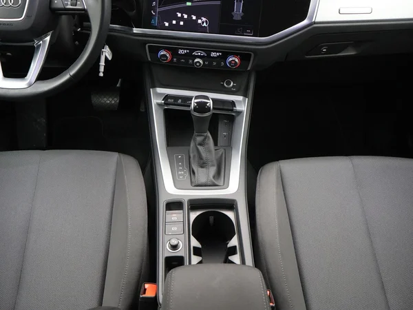 AUDI Q3 PHEV (2021) — foto 15 van 29