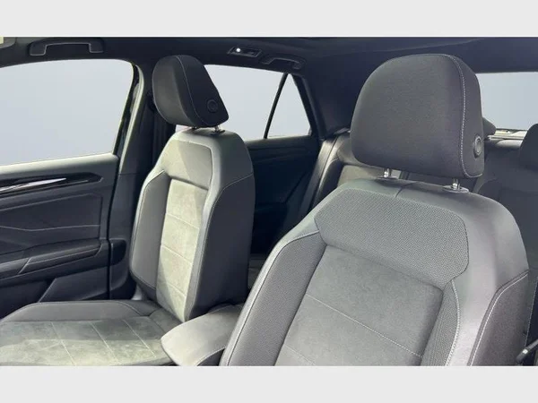 Volkswagen T-Roc (2023) — foto 29 van 29