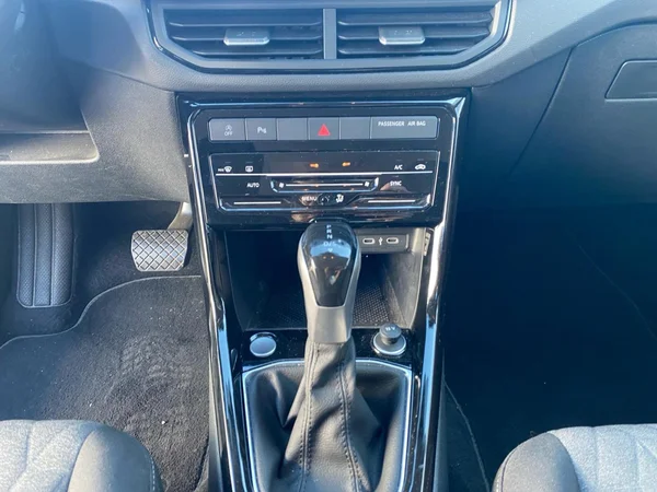 VOLKSWAGEN T-Cross (2025) — foto 3 van 19