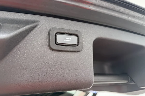 Land Rover Discovery Sport (2020) — foto 10 van 27