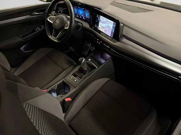 VOLKSWAGEN Golf VIII (2022) — foto 13 van 15