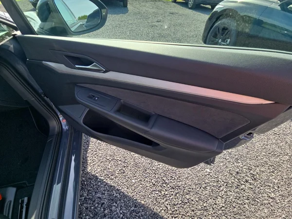 VOLKSWAGEN Golf VIII SW (2026) — foto 9 van 24