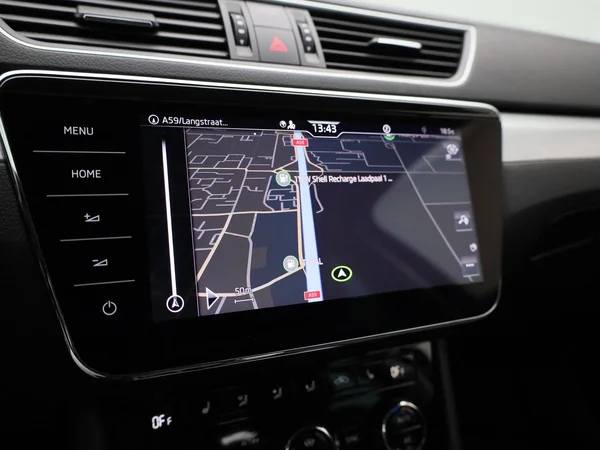 Škoda Superb (2022) — foto 20 van 43