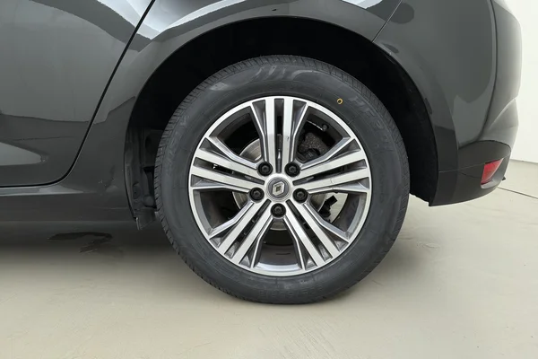 Renault Megane Berline Phase II (2021) — foto 25 van 28