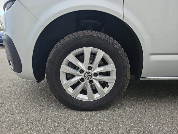VOLKSWAGEN Transp T6.1 1200 Caravelle Lwb (2022) — foto 47 van 51