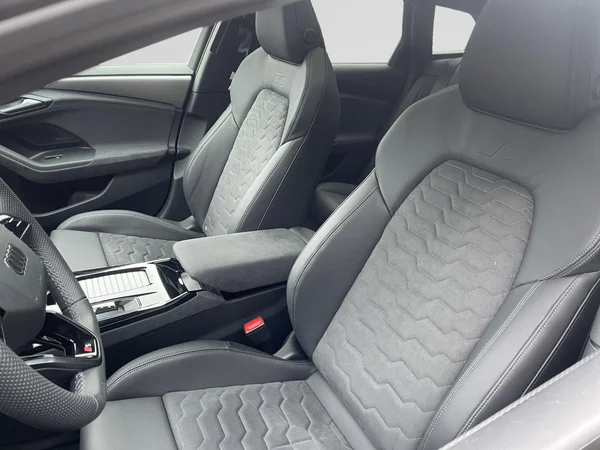 AUDI A6 Avant e-tron (2025) — foto 13 van 24