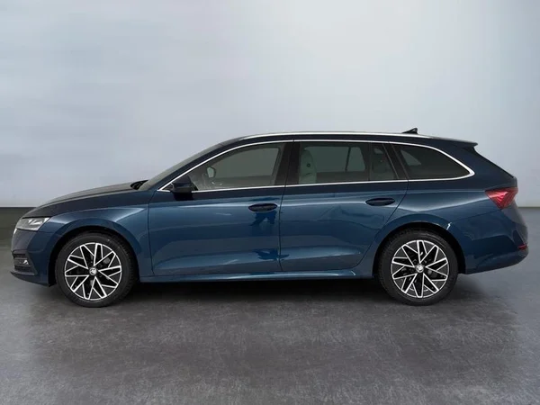 SKODA Octavia Combi (2023) — foto 13 van 17