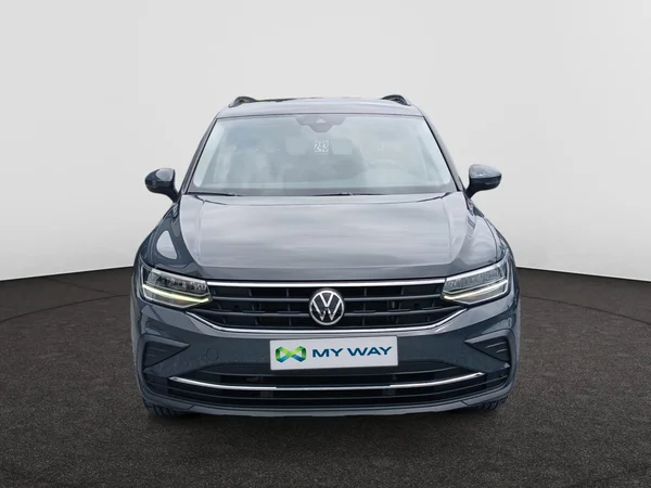 VOLKSWAGEN Tiguan (2021) — foto 12 van 18