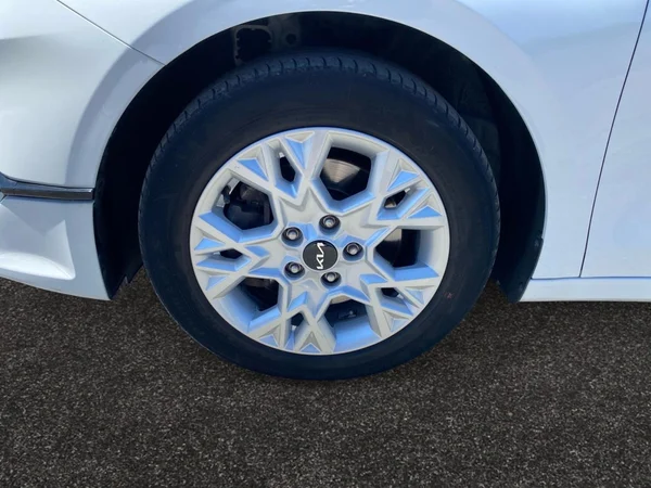 KIA Ceed SW (2024) — foto 4 van 8