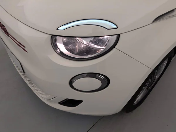 Fiat E-500 (2023) — foto 10 van 19