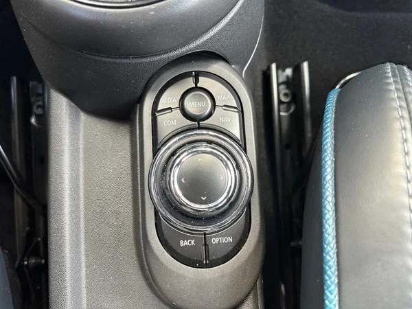 MINI Mini Cabriolet (F57 LCI II) (2021) — foto 17 van 28