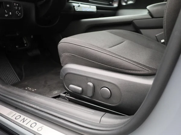 Hyundai IONIQ 6 (2024) — foto 25 van 40