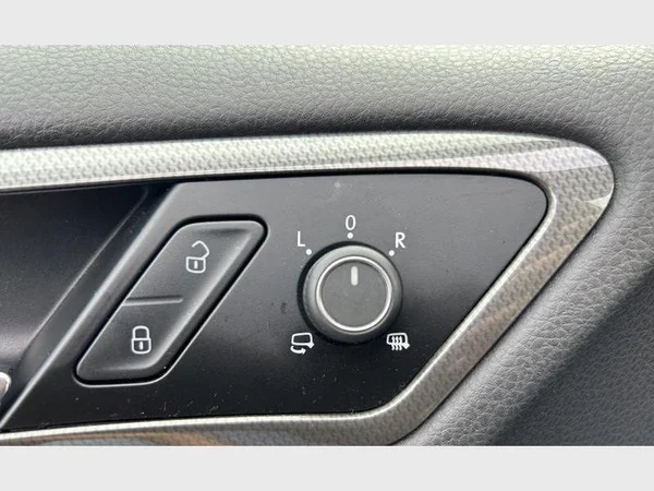 VOLKSWAGEN Golf VII (2019) — foto 22 van 31