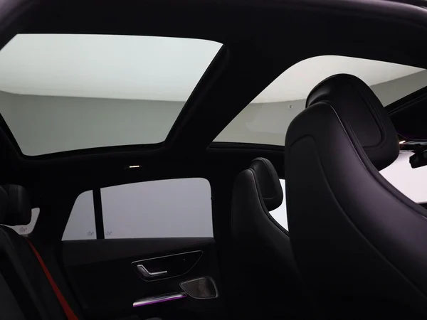 Mercedes-Benz EQE (2022) — foto 59 van 72