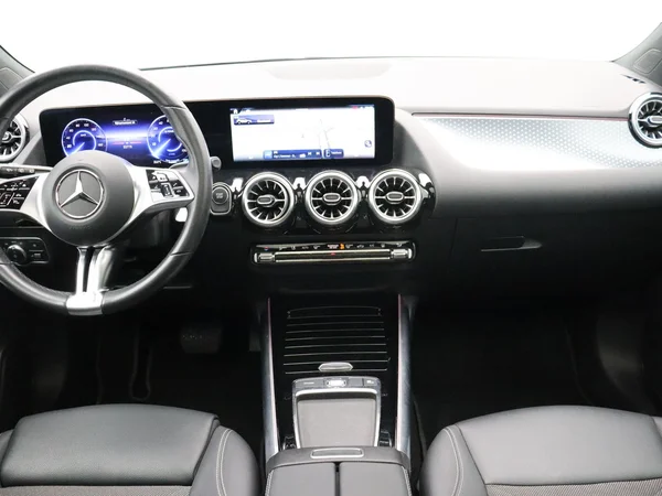 Mercedes-Benz EQA (2025) — foto 13 van 27