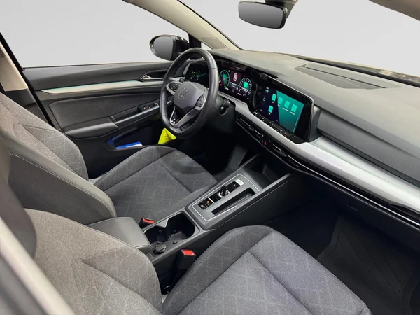 VOLKSWAGEN Golf VIII (2024) — foto 14 van 16