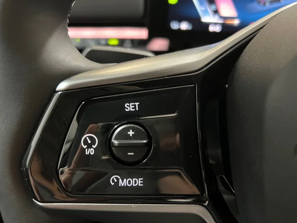 BMW i5 (2024) — foto 8 van 29