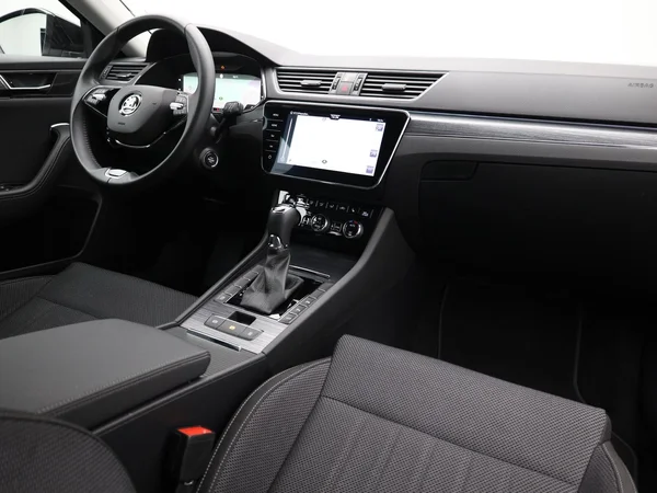 SKODA Superb Combi (2024) — foto 16 van 22