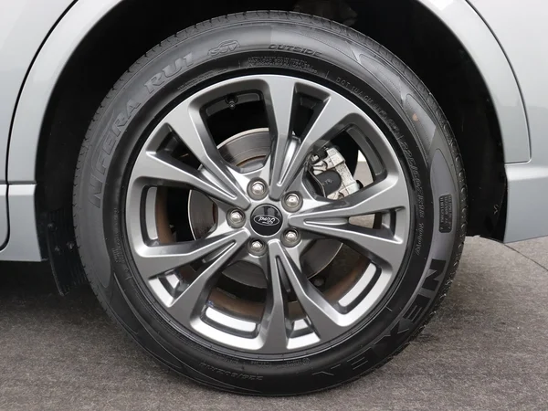 FORD Kuga (2022) — foto 7 van 28