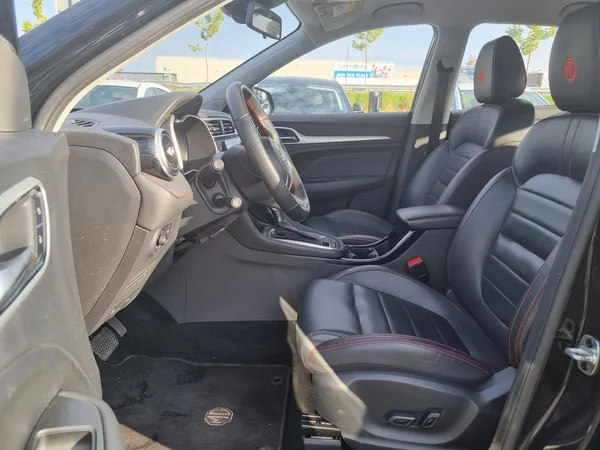MG ZS (2024) — foto 16 van 36