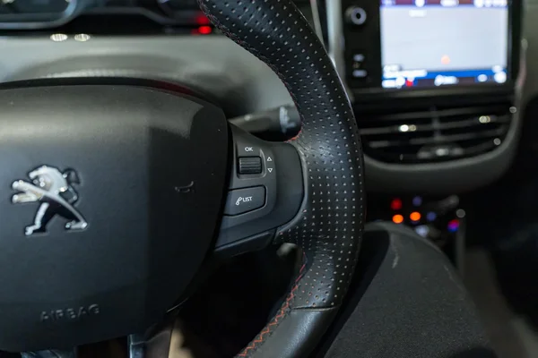 Peugeot 208 (2017) — foto 9 van 33