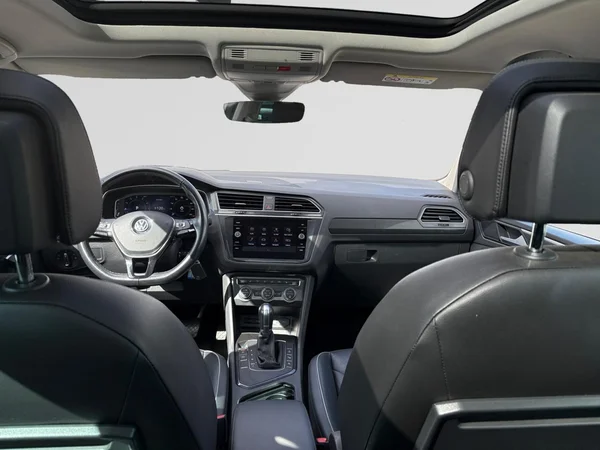 VOLKSWAGEN Tiguan (2019) — foto 10 van 22
