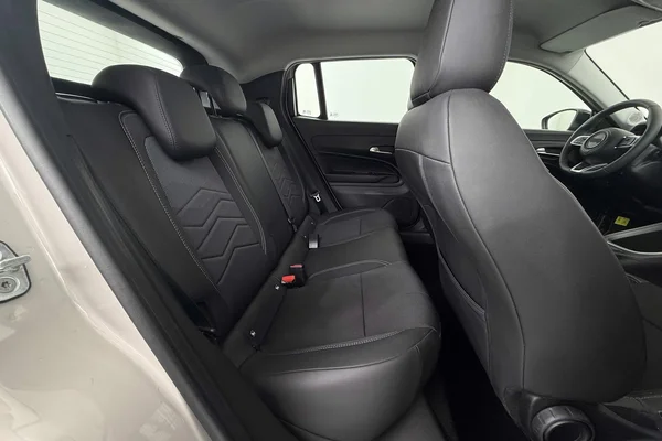 Jeep Avenger (2025) — foto 10 van 31