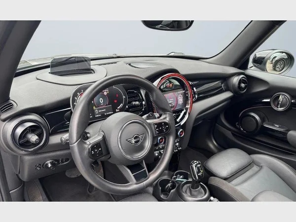 MINI Mini (2023) — foto 12 van 29
