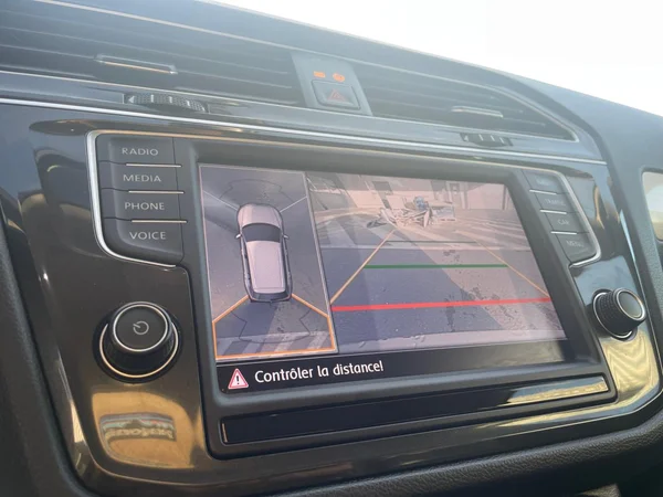 VOLKSWAGEN Tiguan (2017) — foto 13 van 21