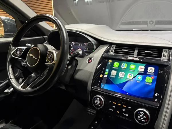 Jaguar E-Pace (2021) — foto 9 van 26
