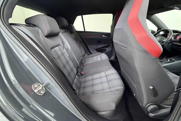 Volkswagen Golf VIII GTI (2020) — foto 15 van 34