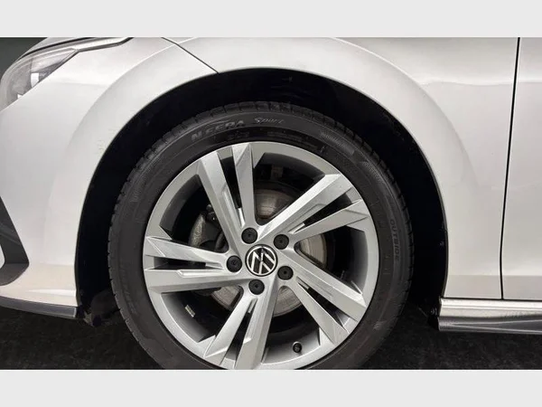 Volkswagen Golf VIII (2023) — foto 20 van 21