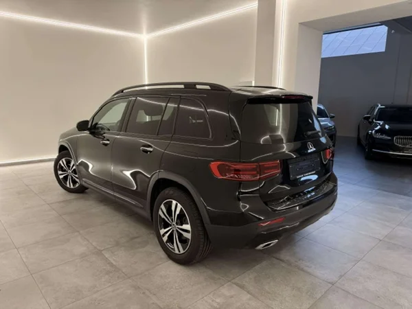 Mercedes-Benz GLB (2024) — foto 17 van 22
