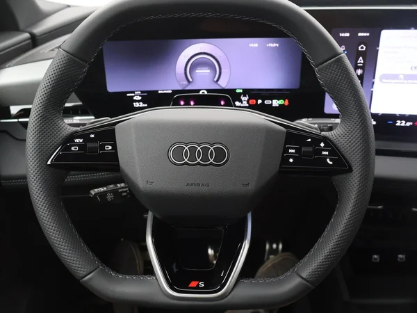 AUDI Q6 e-tron (2026) — foto 21 van 25