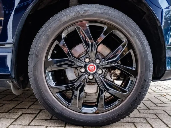 Jaguar I-PACE (2022) — foto 2 van 30