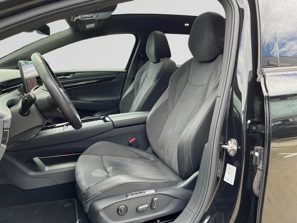 VOLKSWAGEN ID.7 Tourer (2025) — foto 18 van 22