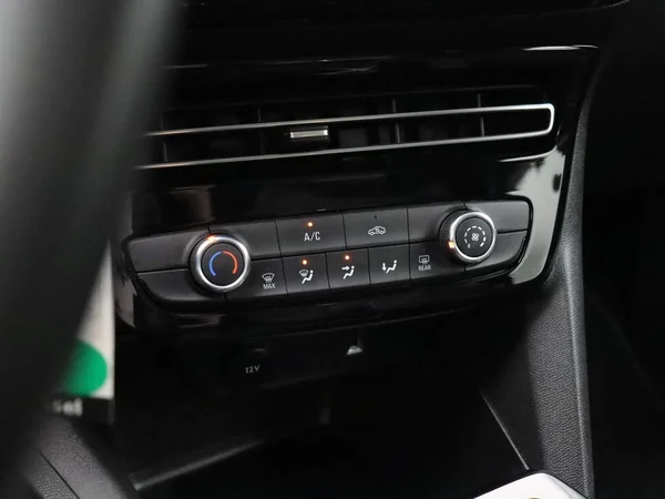 Opel Mokka (2023) — foto 6 van 21