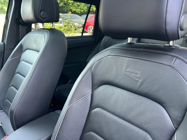 VOLKSWAGEN Tiguan (2022) — foto 21 van 29