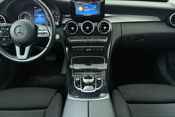 Mercedes-Benz C-Class SW (S205) (2018) — foto 5 van 20