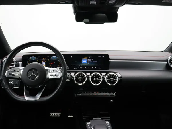 Mercedes-Benz CLA (2021) — foto 10 van 27