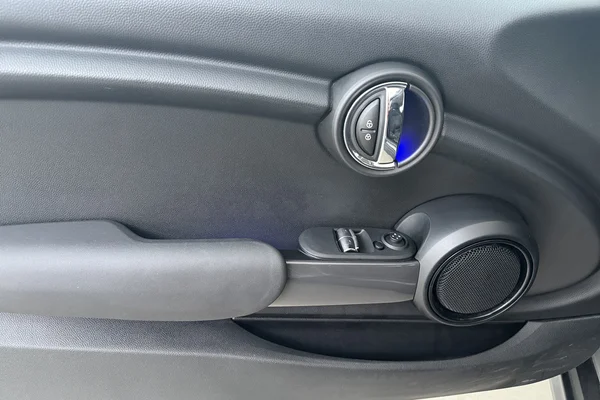 Mini Mini (F56) (2017) — foto 8 van 25