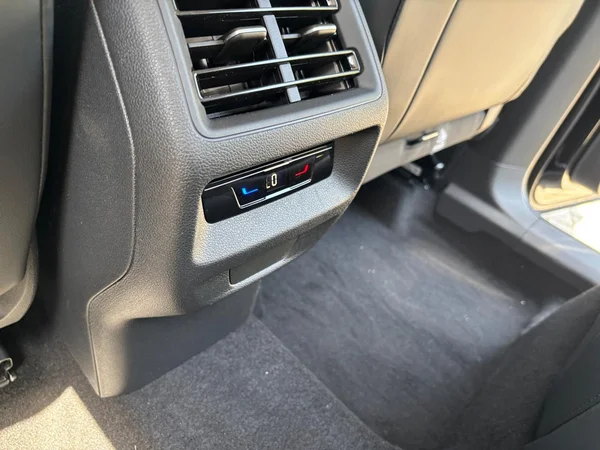 VOLKSWAGEN Tiguan (2026) — foto 13 van 24