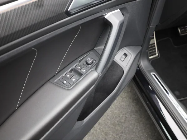 VOLKSWAGEN Tiguan (2021) — foto 6 van 23