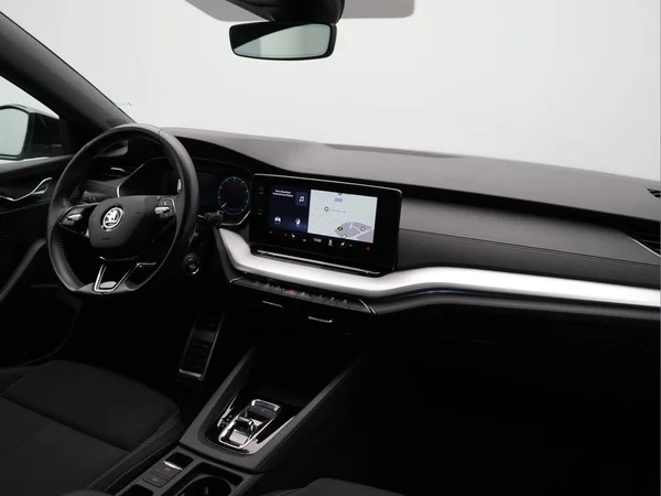 SKODA Octavia SW PHEV (2021) — foto 26 van 30