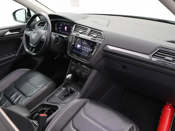 VOLKSWAGEN Tiguan Allspace (2020) — foto 23 van 30