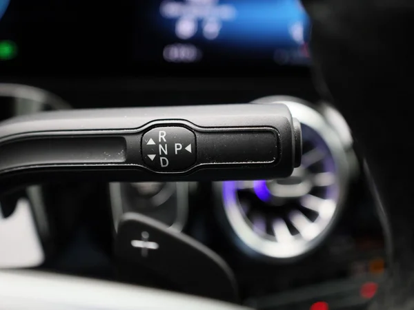 Mercedes-Benz GLA (2022) — foto 13 van 48
