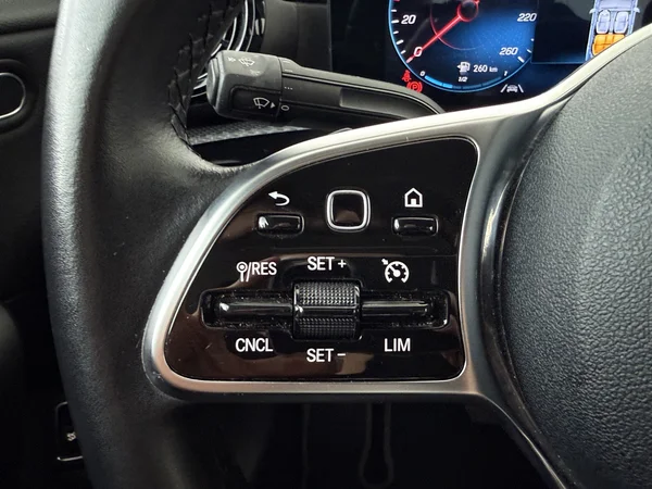 MERCEDES A 180 (2021) — foto 9 van 30