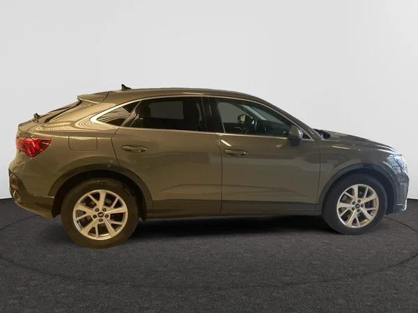 AUDI Q3 Sportback (2021) — foto 18 van 21