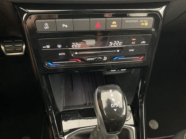 VOLKSWAGEN T-Cross (2025) — foto 21 van 36